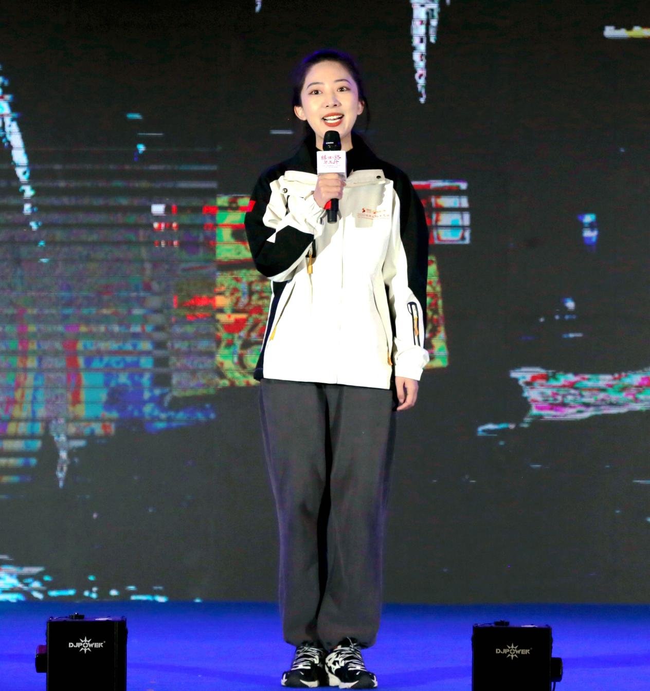 内蒙古电视台7位知名美女主持人一览,风华正茂,巾帼不让须眉