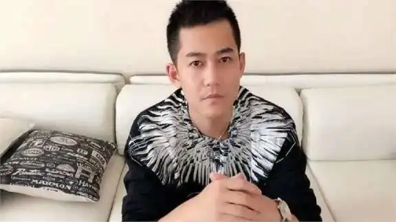 苏醒把他当兄弟,他却背地和大嫂“谈恋爱”,11年过去他怎么样了