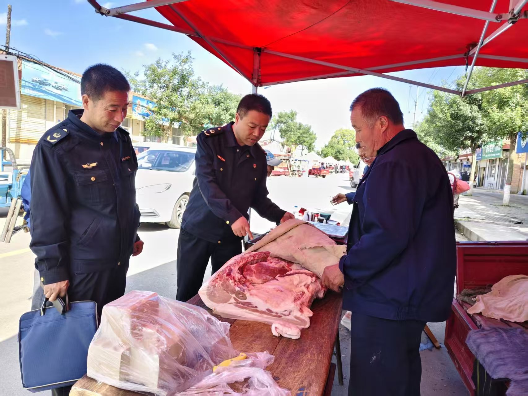 【查隐患 守安全】泾川县市场监管局开展节前食品安全专项检查