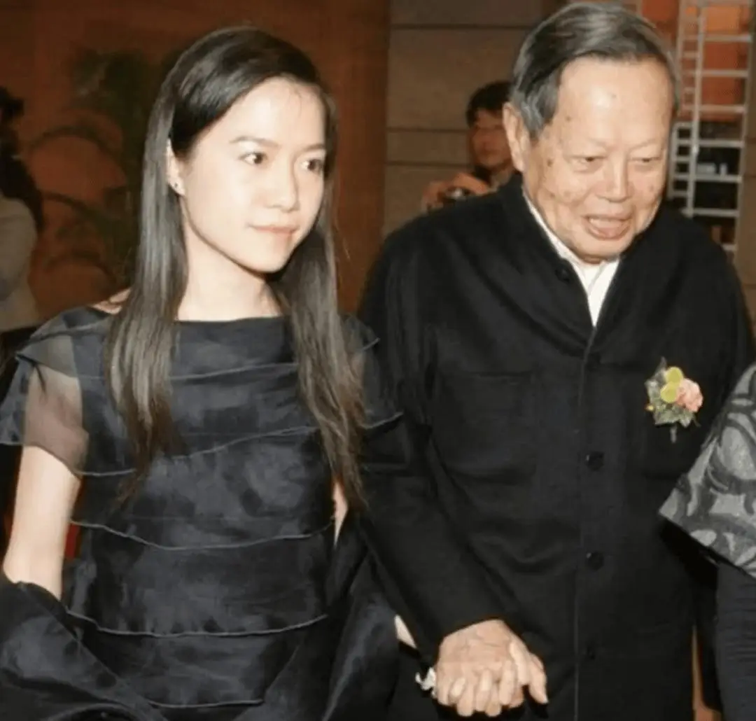 102岁的杨振宁,和他的3个儿女