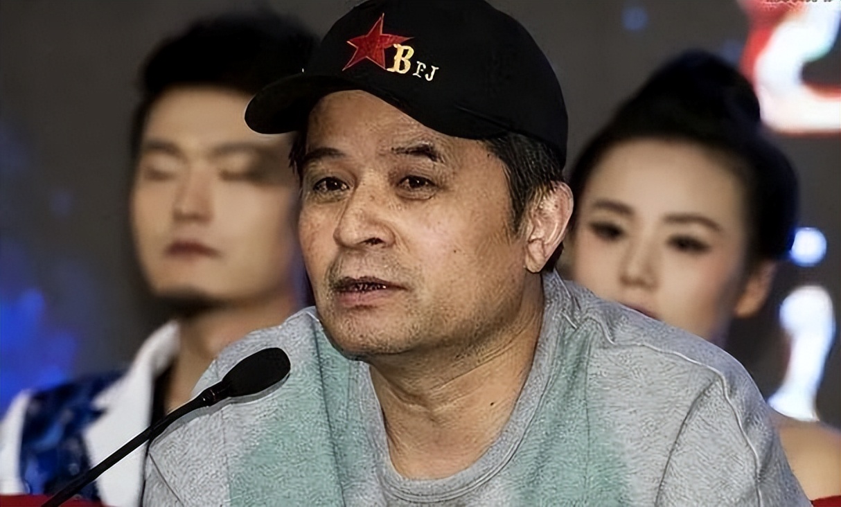 从“央视名嘴”到“农村大爷”,已被封杀8年的毕福剑到香港捞金