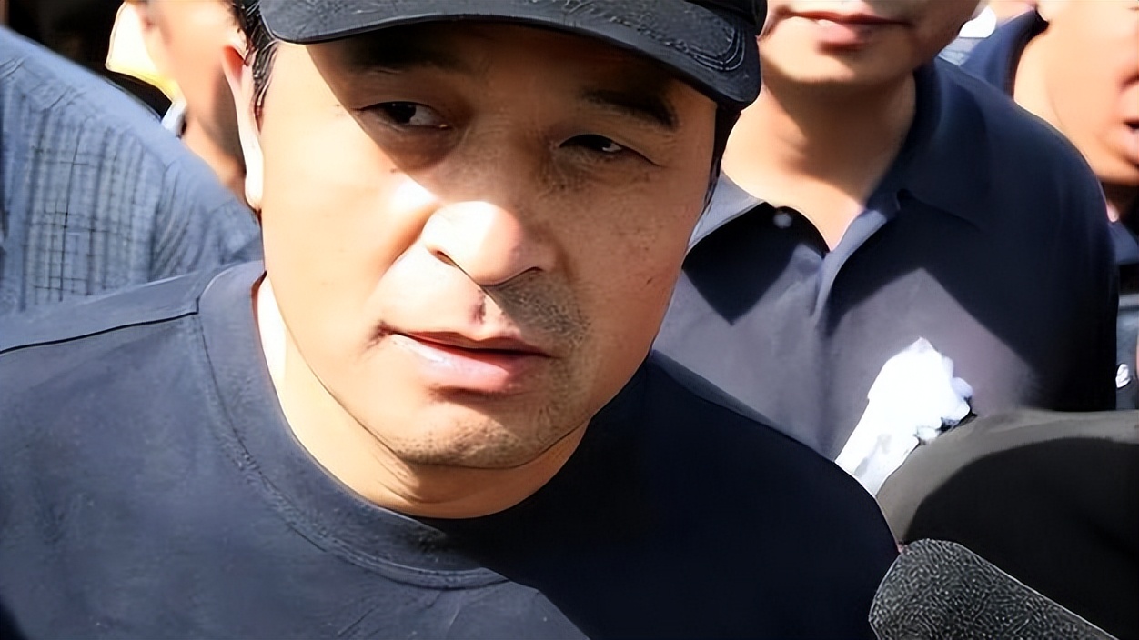 从“央视名嘴”到“农村大爷”,已被封杀8年的毕福剑到香港捞金