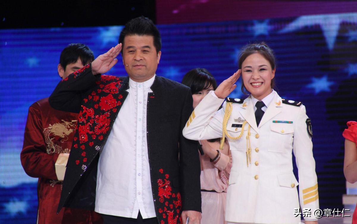 从“央视名嘴”到“无名大爷”,毕福剑走到这一步,怪不了别人