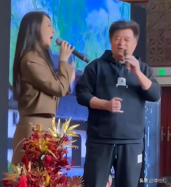 从“央视名嘴”到“无名大爷”,毕福剑走到这一步,怪不了别人