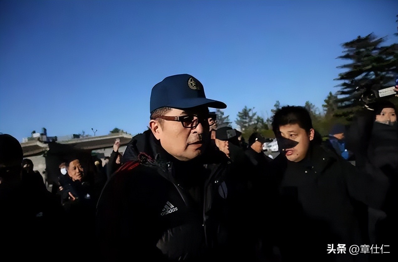 从“央视名嘴”到“无名大爷”,毕福剑走到这一步,怪不了别人