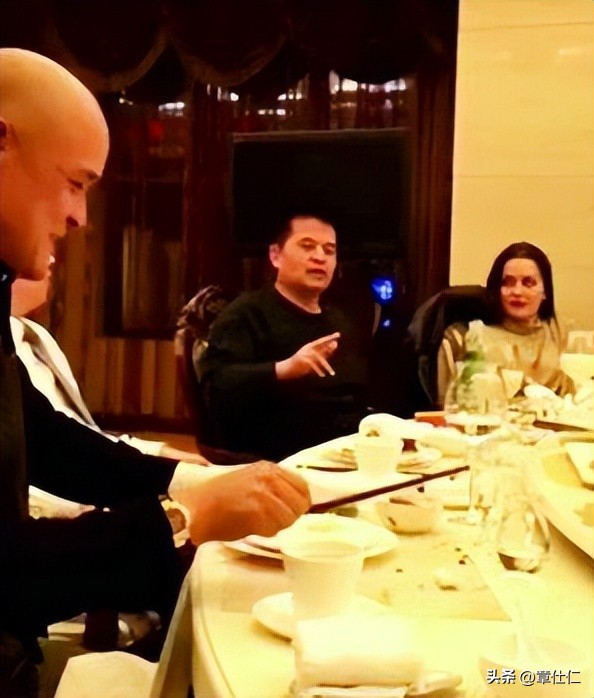 从“央视名嘴”到“无名大爷”,毕福剑走到这一步,怪不了别人