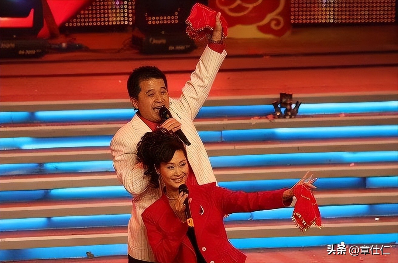 从“央视名嘴”到“无名大爷”,毕福剑走到这一步,怪不了别人