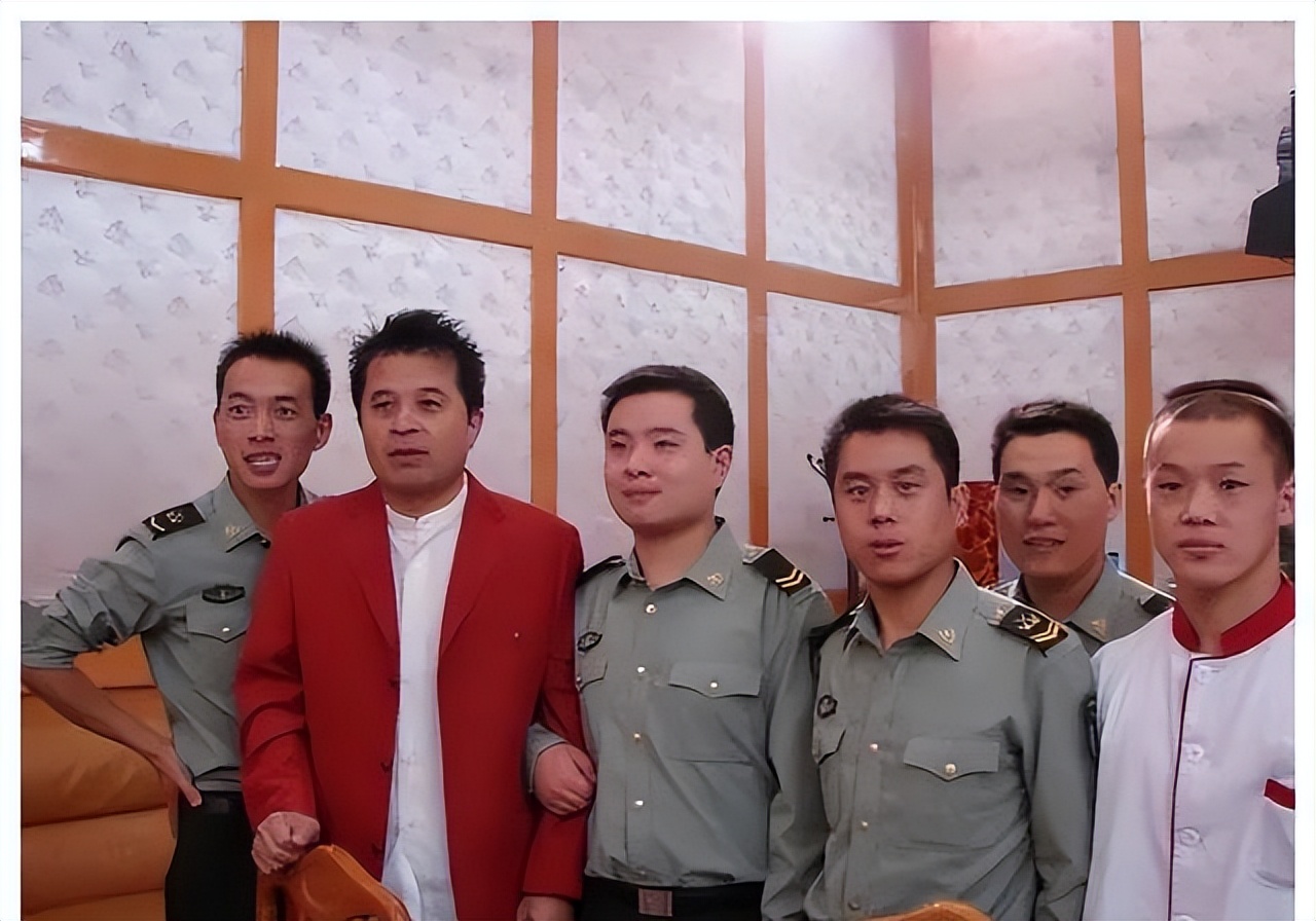64岁的毕福剑重现镜头前,被人直呼认不出,他的前半生经历了什么
