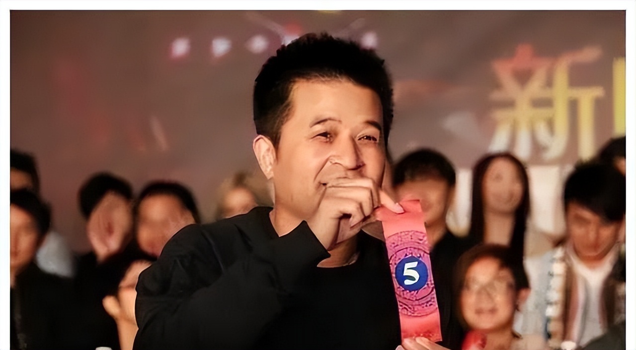 64岁的毕福剑重现镜头前,被人直呼认不出,他的前半生经历了什么