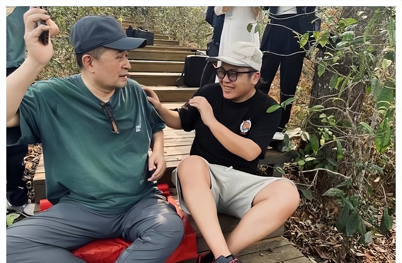 64岁的毕福剑重现镜头前,被人直呼认不出,他的前半生经历了什么