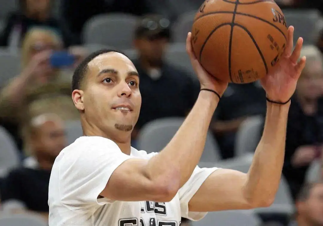 NBA投篮最怪异搞笑的10位球员,前3令人忍俊不禁,第一无人能复制