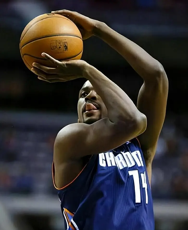 NBA投篮最怪异搞笑的10位球员,前3令人忍俊不禁,第一无人能复制