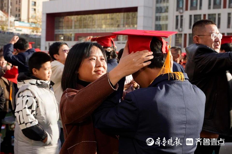 青春逢盛世,逐梦谱华章!烟台青华中学举行高2022级成人礼