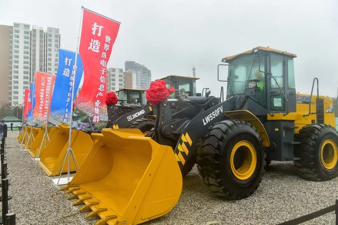 昨天，成都高新区、都江堰市一批重大项目集中签约、开工！