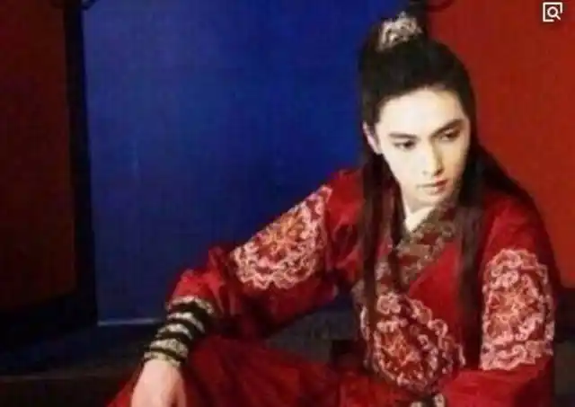 EXO四子的古装造型PK：黄子韬垫底，鹿晗第二，第一帅到爆！