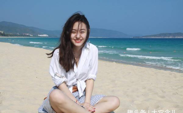 撒贝宁“前女友”曝光，颜值丝毫不输女明星，和女明星是同班同学
