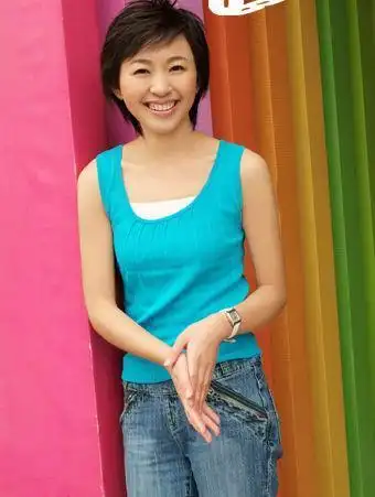 “央视国脸”欧阳夏丹：父亲病逝母亲又患癌，今43岁仍单身未嫁