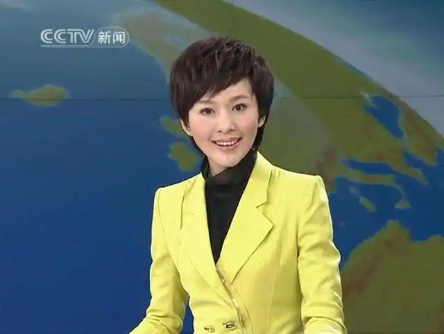 “央视国脸”欧阳夏丹：父亲病逝母亲又患癌，今43岁仍单身未嫁