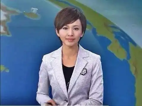 “央视国脸”欧阳夏丹：父亲病逝母亲又患癌，今43岁仍单身未嫁