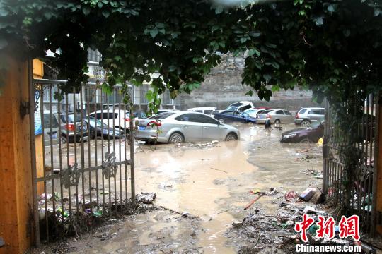 洪灾后的陕西绥德：泡在洪水里的繁华街市(图)