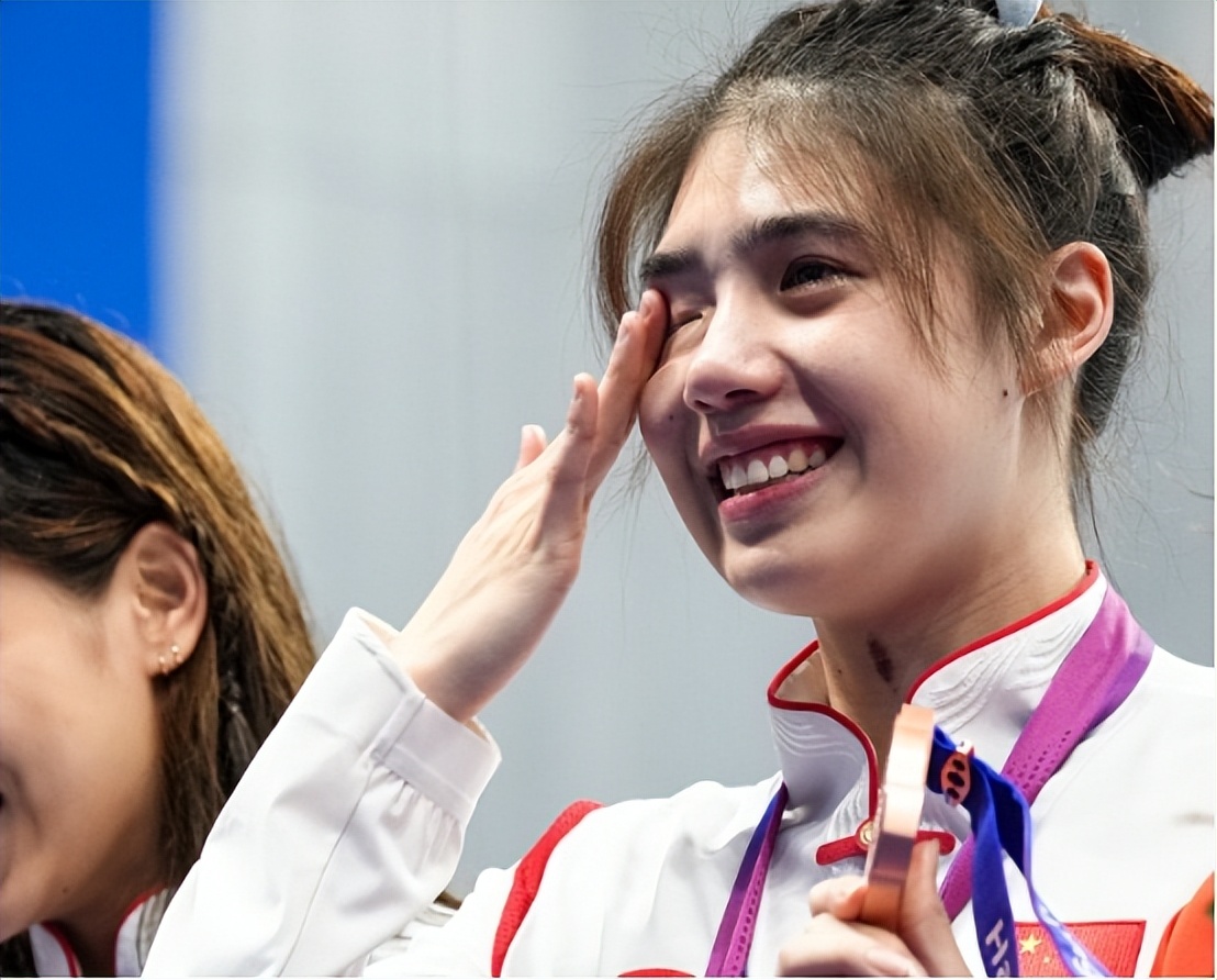 女运动员“难以启齿”的心酸：赛前刮毛、赛时忍剧痛、赛后扯泳衣