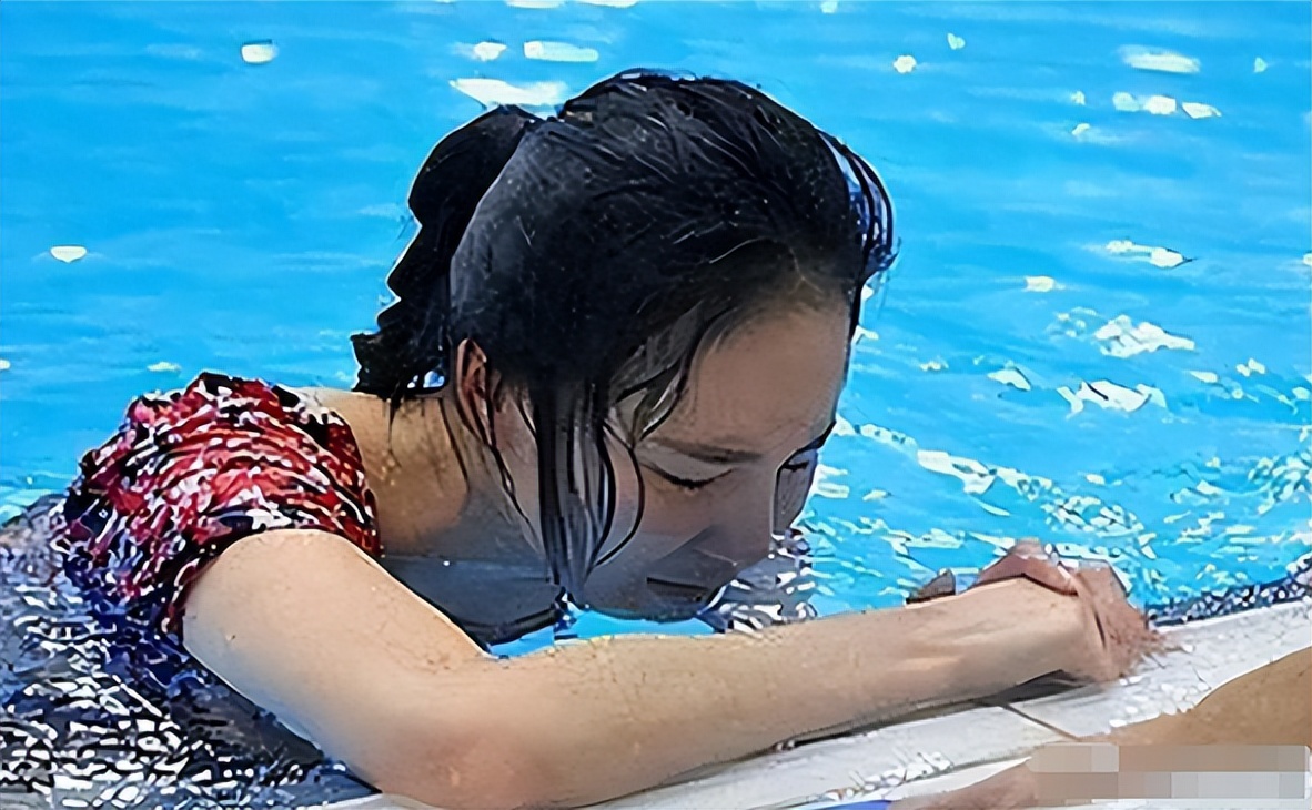 女运动员“难以启齿”的心酸：赛前刮毛、赛时忍剧痛、赛后扯泳衣