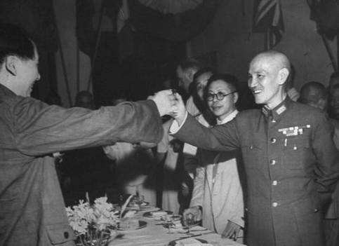 毛泽东哪篇文章被蒋介石配发给所有高级将领学习