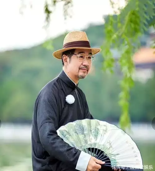 张国立前妻的晚年生活：丈夫变心后选择离开，如今独居安度余生