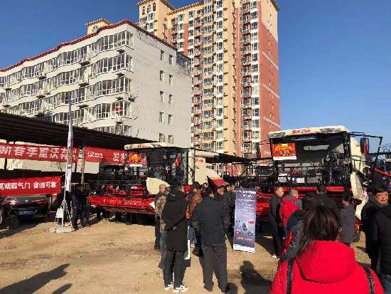 雷沃谷神庆新春，红红火火过大年
