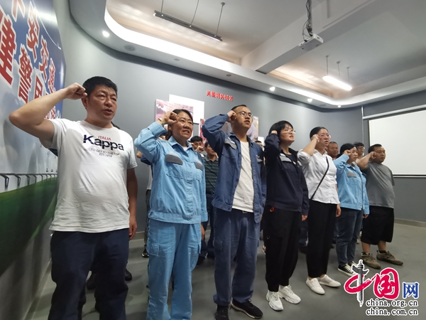 曲靖师宗供电局：安全警钟时时敲 安全行车请记牢