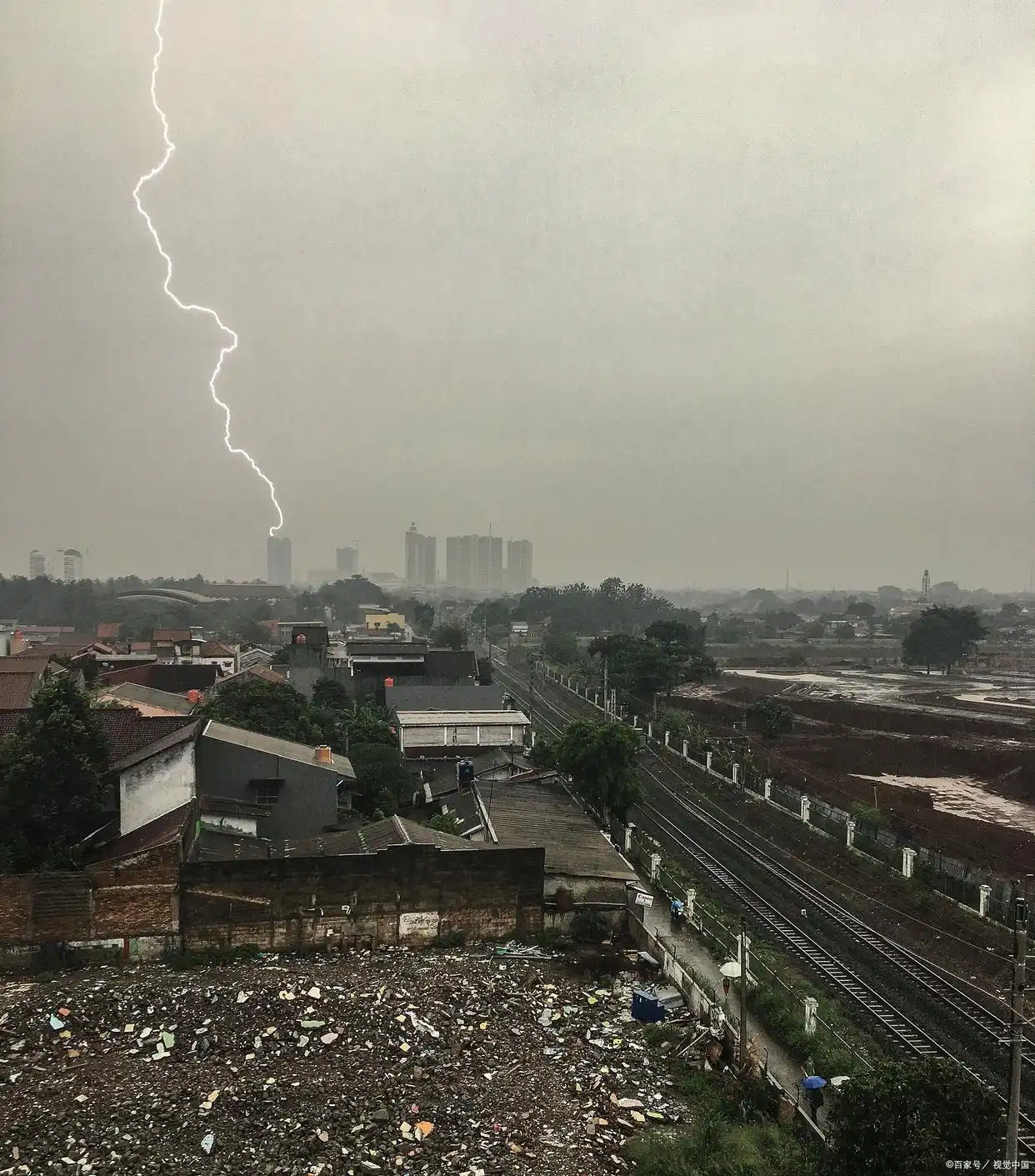 台东惊现龙卷风