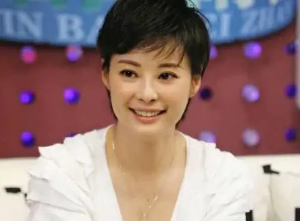纵容袁立12年，保护对方不被“规则”的徐威，为何最终迎娶大魔王？
