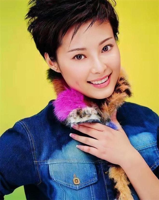 回顾：再看徐威才明白，他当年为何离开袁立娶世界冠军张怡宁