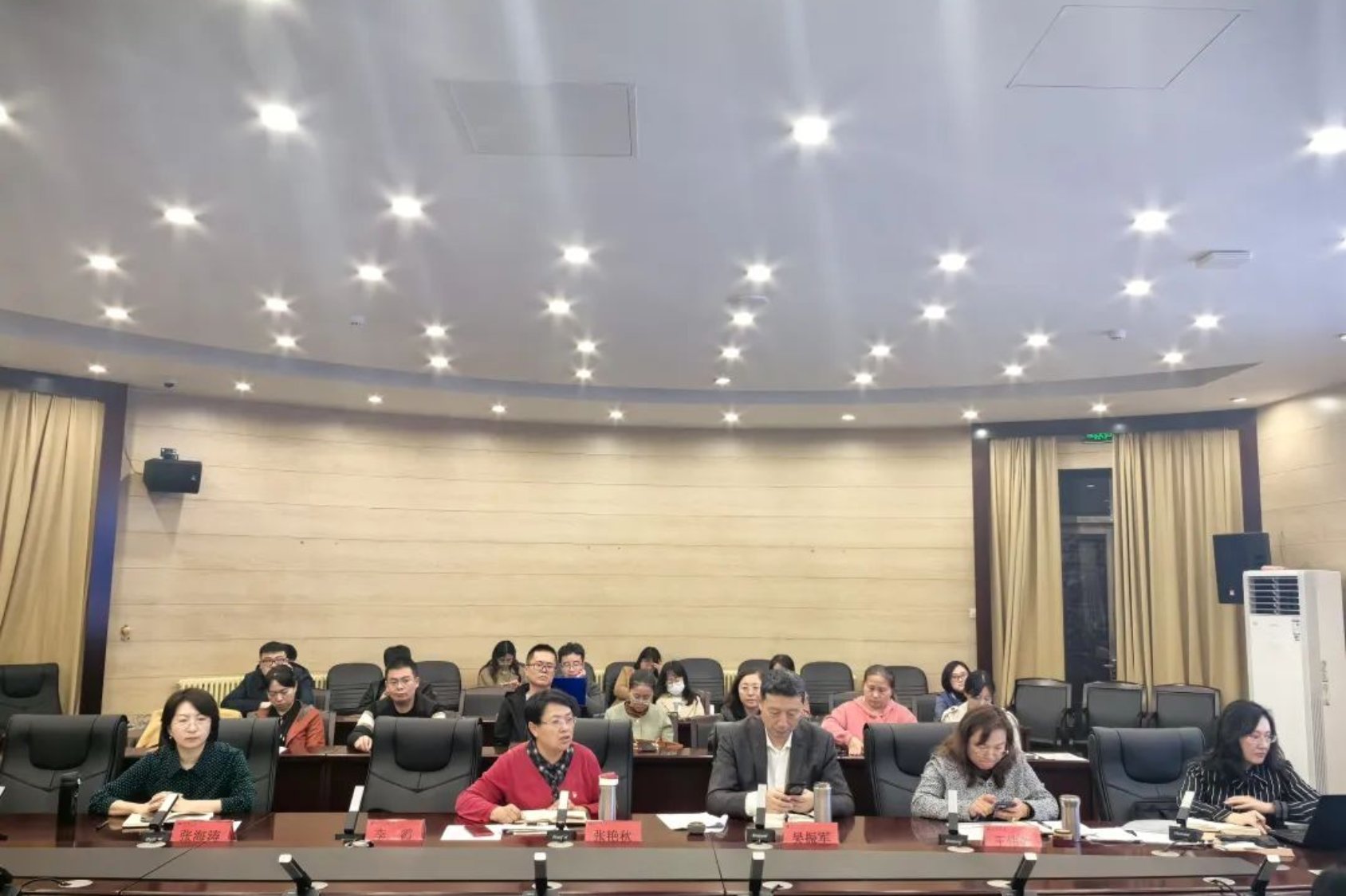 青春启航，就业先行：文法学院召开2024届毕业生就业工作总结暨2025届毕业生就业工作推动会