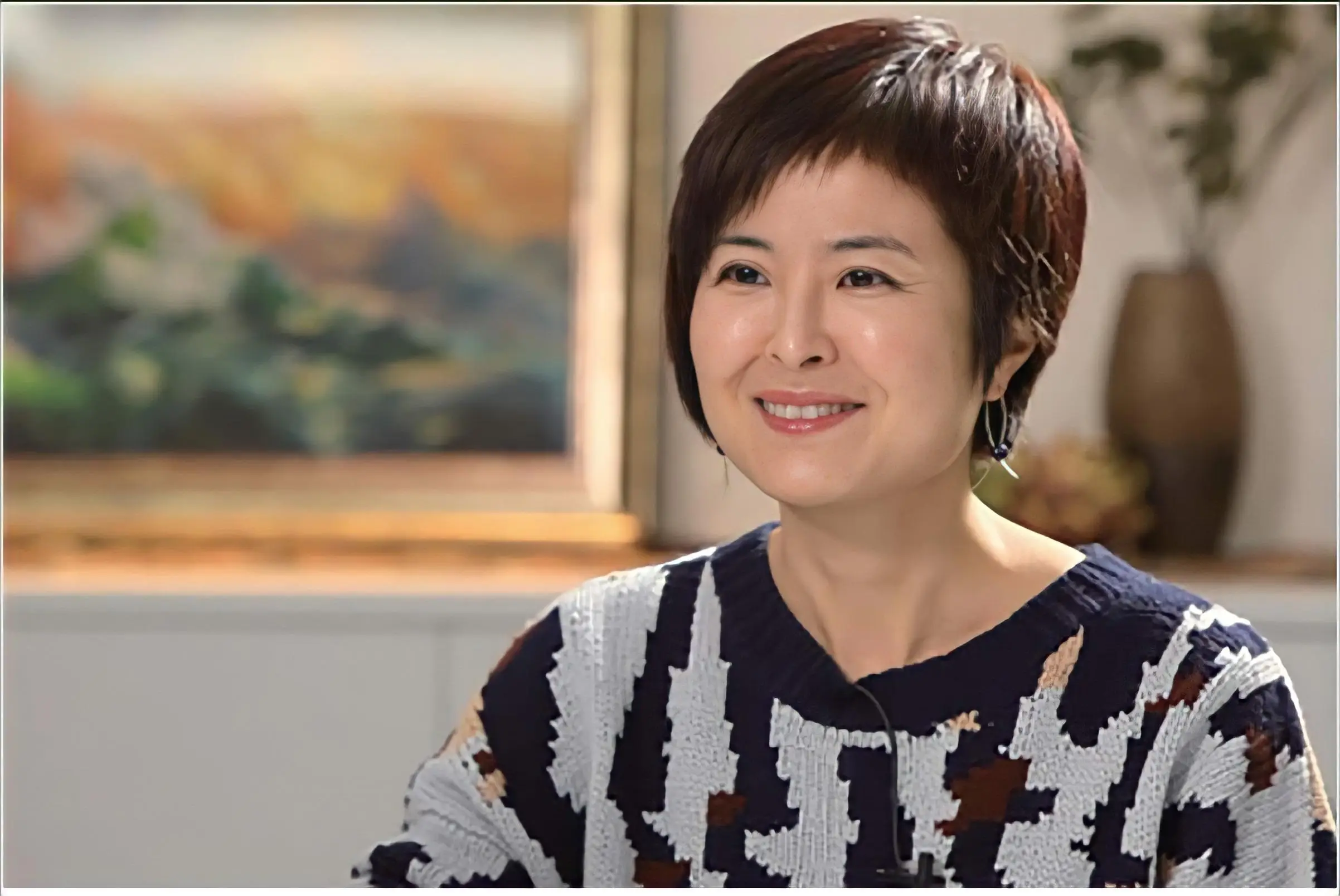 张泉灵：曾是央视知名主持人，辞职后创业，如今满头白发断崖衰老