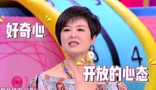 因咳血重思人生的张泉灵，离开电视后，今47岁形象再颠覆