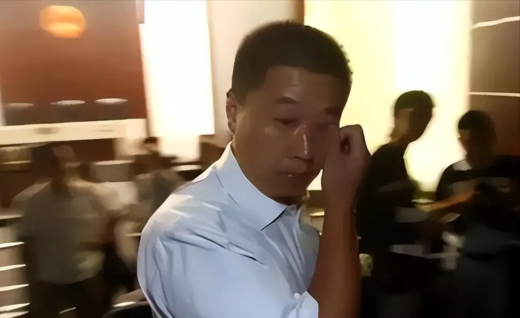 18年前，说：“不是你撞的，干嘛要去扶？”王浩法官如今咋样？