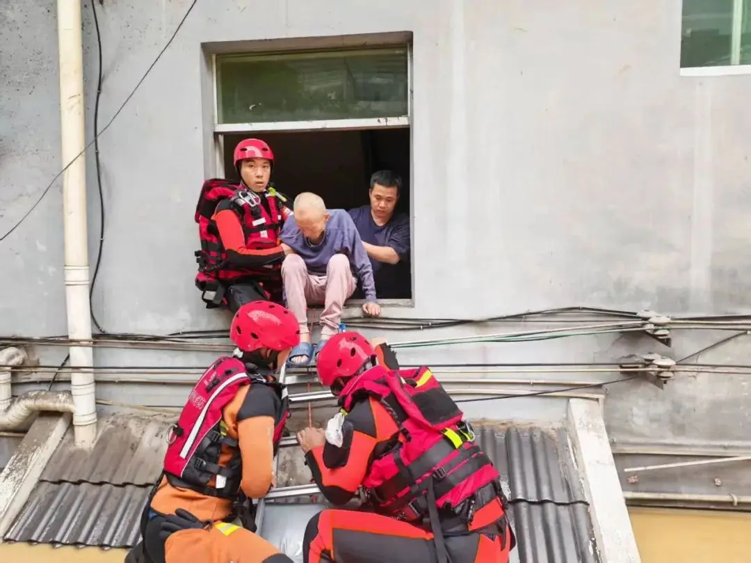 抢险救灾·先锋力量 | 洪水践初心 热血铸使命——黔东南州消防救援支队抗洪抢险救援行动纪实