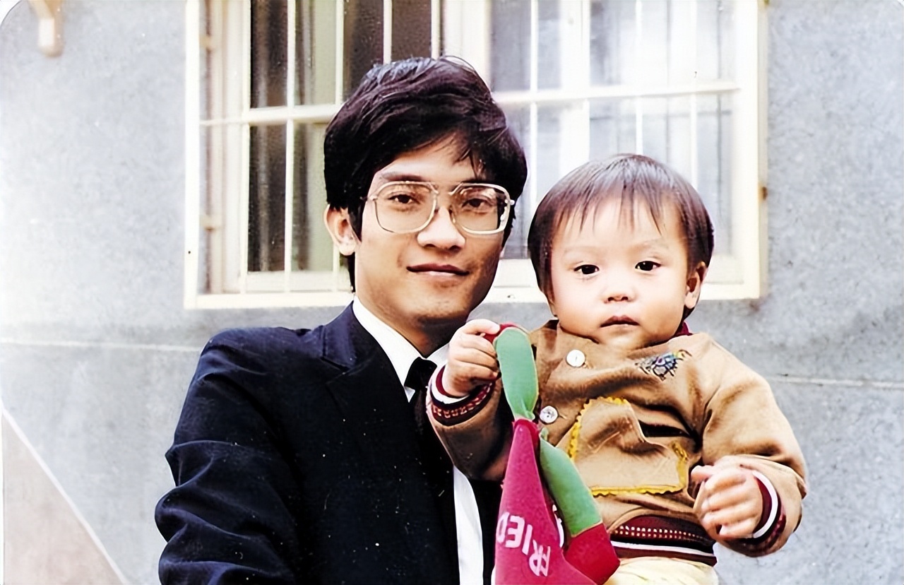 善恶终有报!包养空姐、算计其负债900万的郎咸平,如今自食恶果