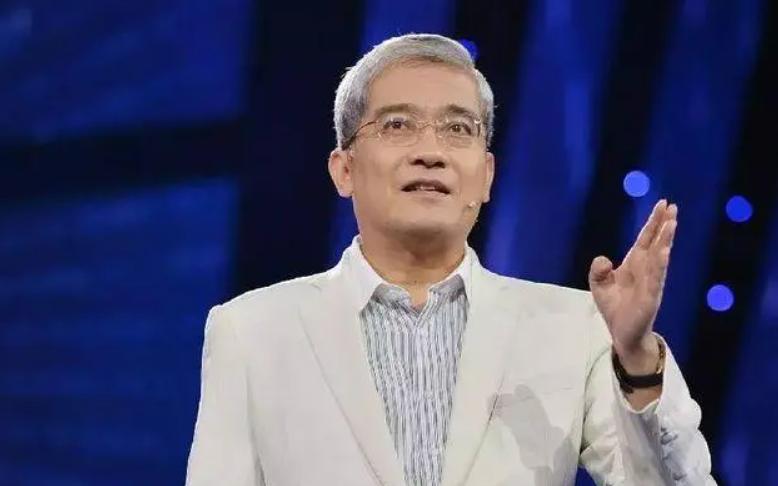 善恶终有报，当年包养空姐并让其背上债务的郎咸平，如今混成这样