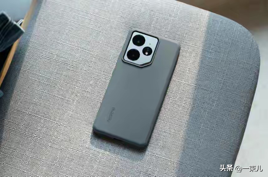 手机多久一换最合适？内行人拆解3大核心维度，终于不用盲目跟风