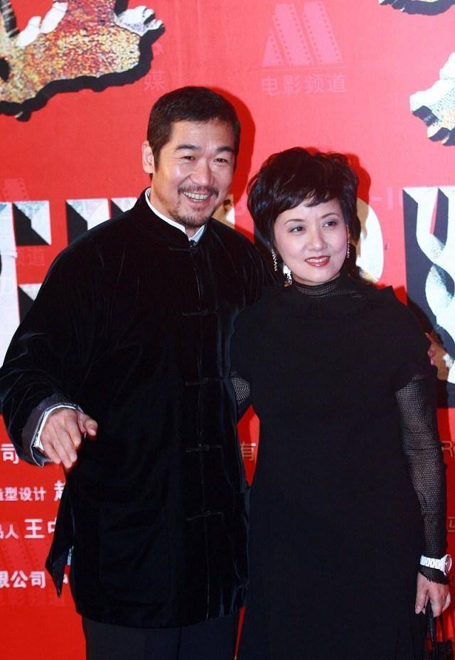 她二婚嫁张国立，却被要求28年不能生育，如今61岁终如愿当母亲！