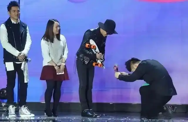 大象夜读｜权志龙塌房，BIGBANG五人团灭唯留太阳