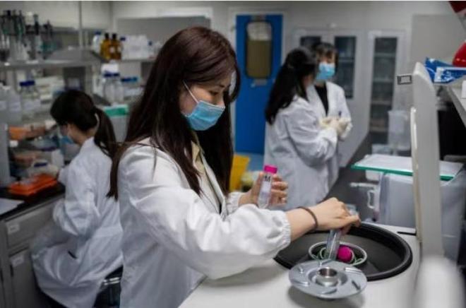 中国硬气出手，打响反击第一枪！拒付天价版面费，撕开西方遮羞布
