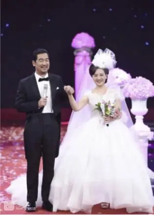 张国立补办婚礼，娱乐圈后妈众多，但肯打掉自己孩子的只有邓婕
