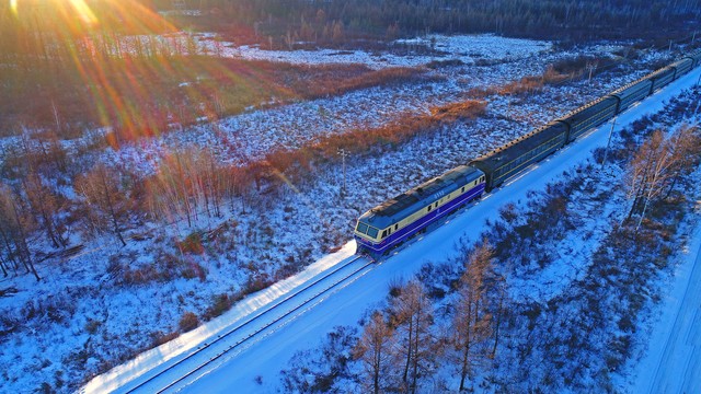 不可忽视的警示！黑龙江一旅客列车运输中脱轨事件引发关注与思考