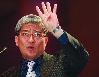 郎咸平被曝为房产商代言 将新盘拔高成中国经济趋势