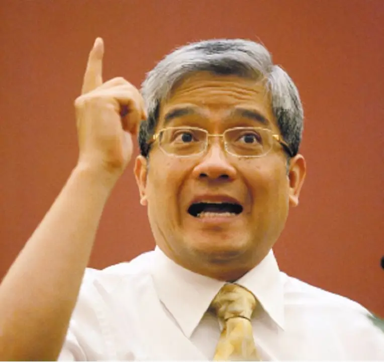 郎咸平：曾是上海女白领的偶像，联合妻子和空姐对簿公堂拿回房产