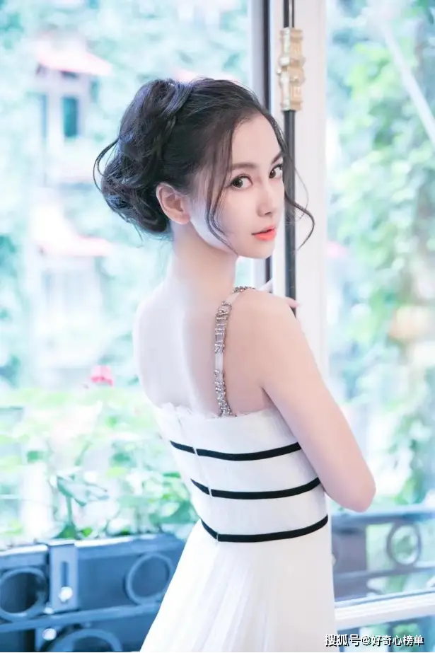 中国30-40岁最美女演员Top 10，赵丽颖、杨幂、迪丽热巴上榜！