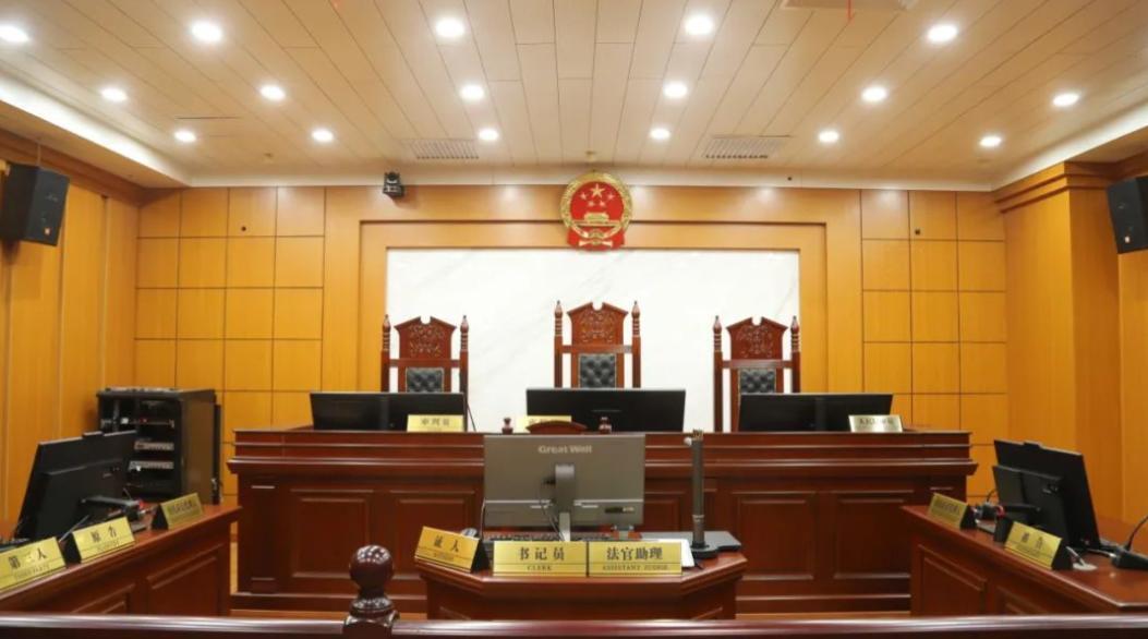 “订婚强奸案”电梯视频首次曝光！女孩激烈挣脱却被死死拽住